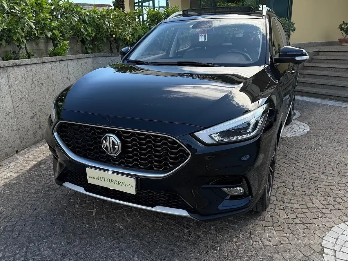 Usata MG ZS Luxury 111 CV (81 kW) 2023 Nero SUV