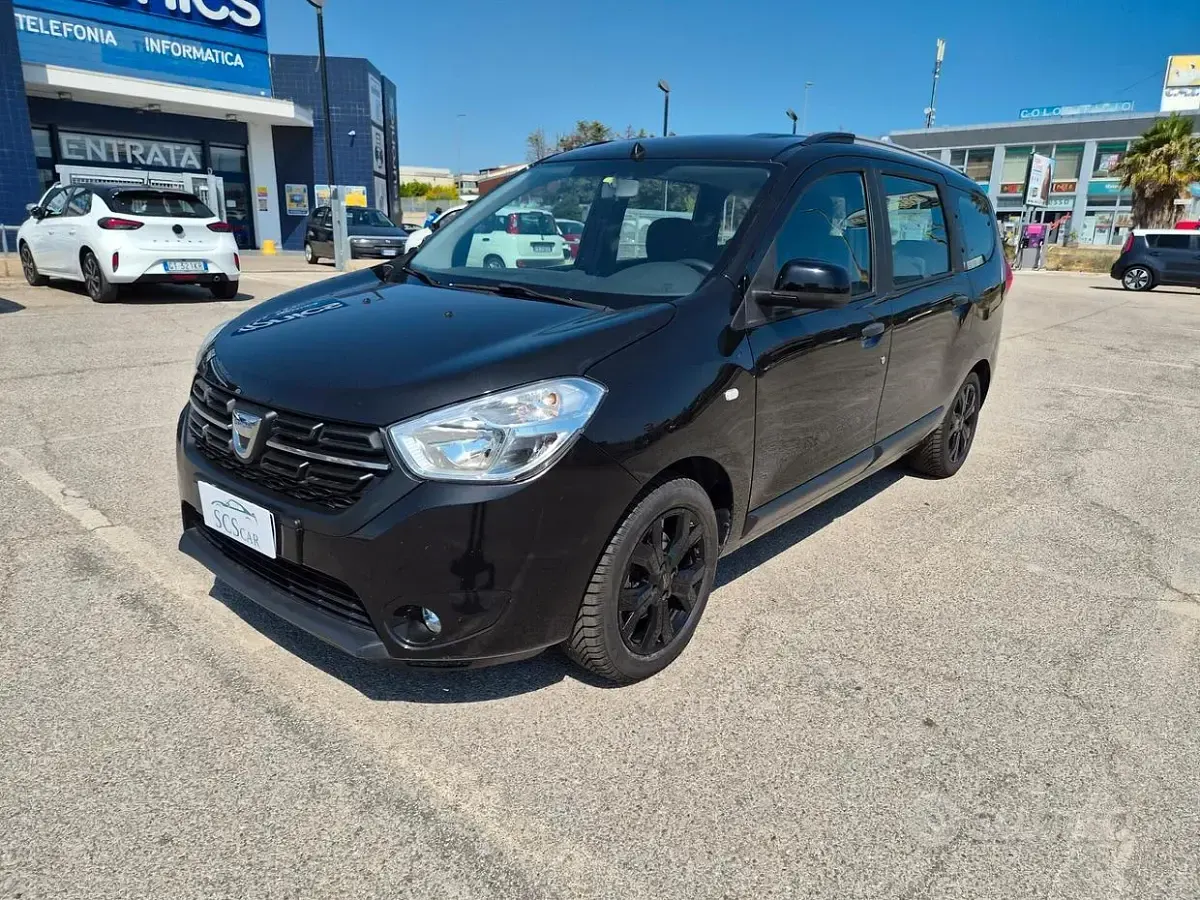 Usata Dacia Lodgy Essentiel 95 CV (69 kW) 2021 Grigio Monovolume