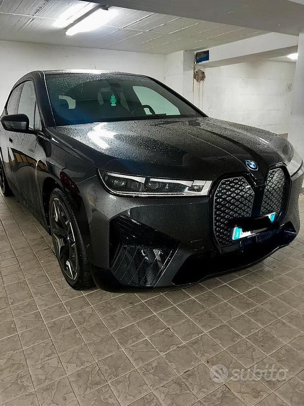 Usata BMW iX 484 kW (659 CV) 2023 Nero SUV