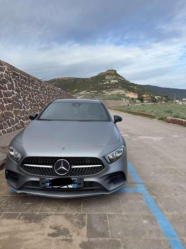Usata Mercedes A180 Premium 116 CV (85 kW) 2018 Grigio Berlina