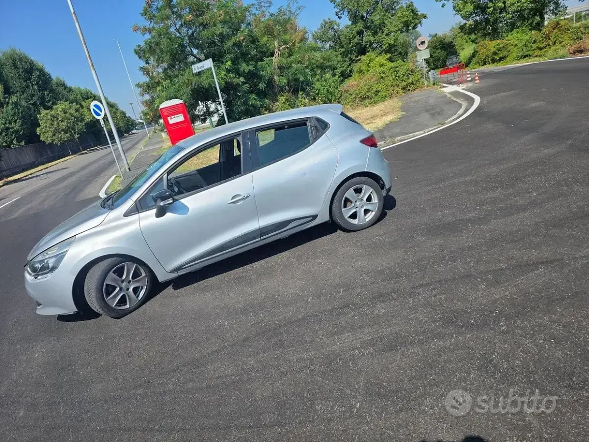 Usata Renault Clio IV 90 CV (66 kW) 2013 Grigio Berlina