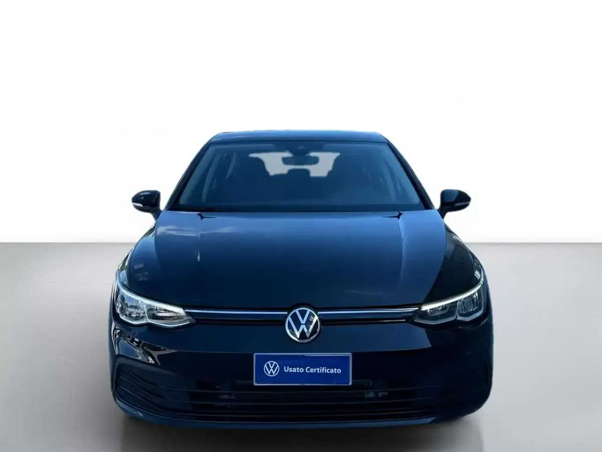 Usata VW Golf VIII Life 131 CV (96 kW) 2020 Deep black perlato Berlina