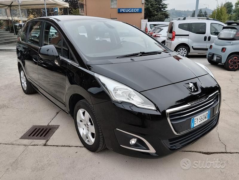 Usata Peugeot 5008 Active 120 CV (88 kW) 2015 Nero Monovolume