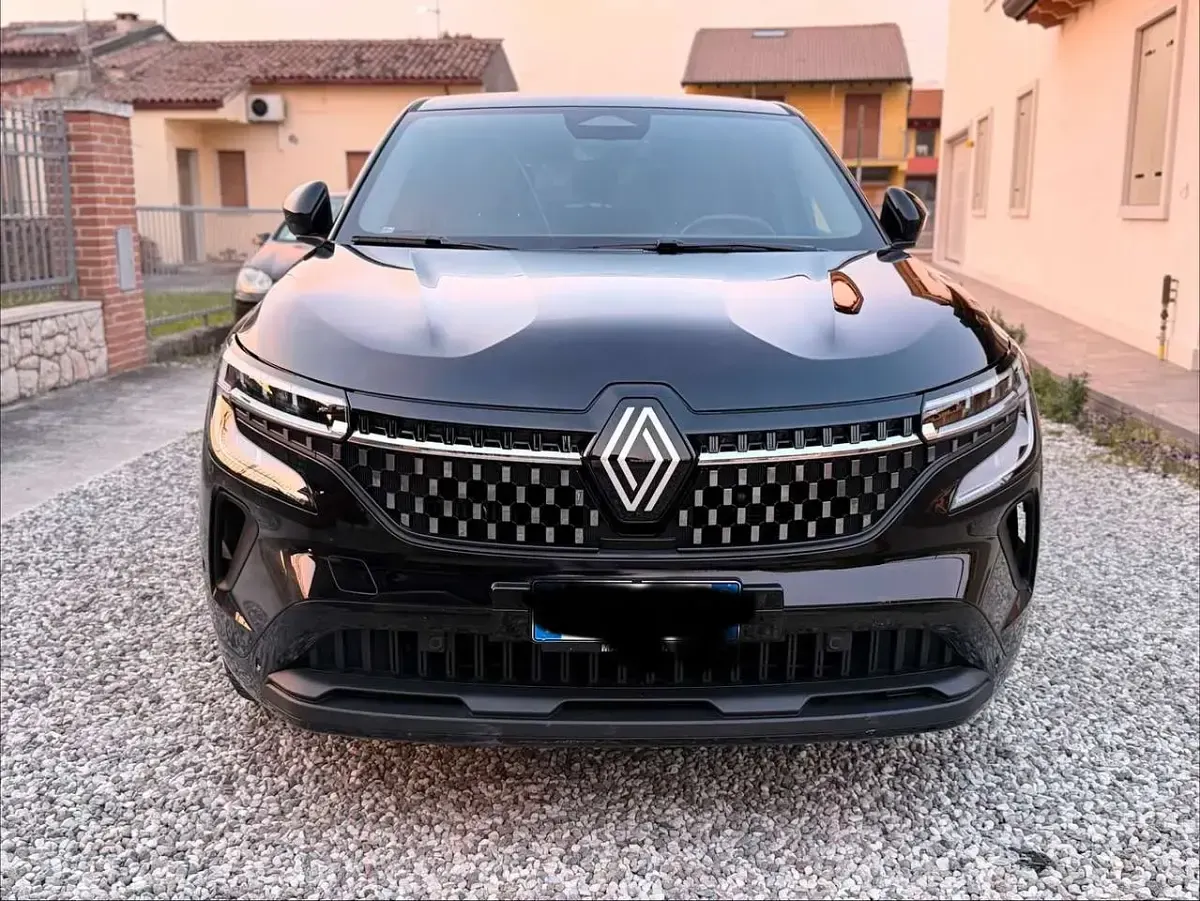 Usata Renault Austral Techno 158 CV (116 kW) 2023 Sternenschwarz SUV