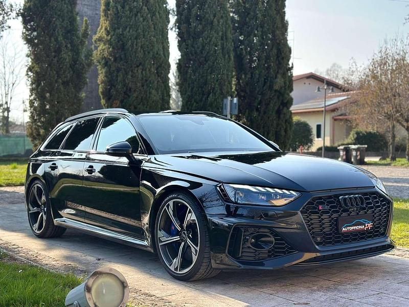 Usata Audi RS4 Ambiente 450 CV (330 kW) 2022 Nero Station wagon