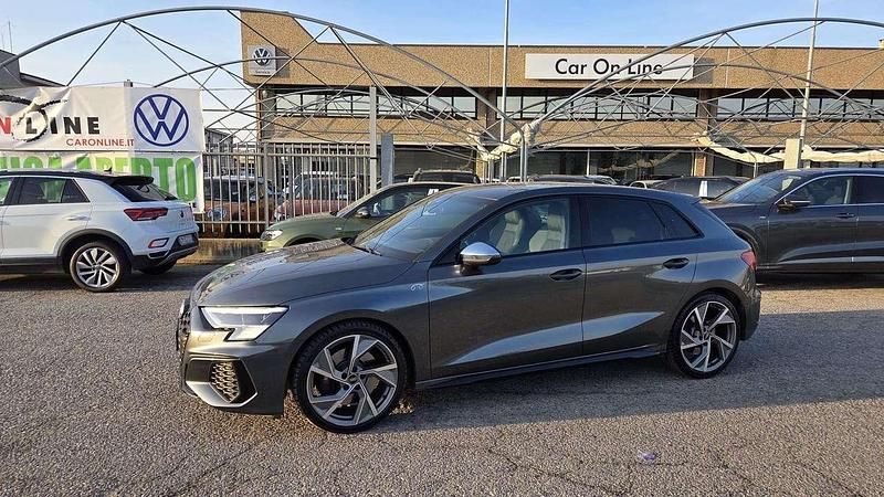 Usata Audi S3 Ambiente 310 CV (228 kW) 2022 Grigio daytona Berlina