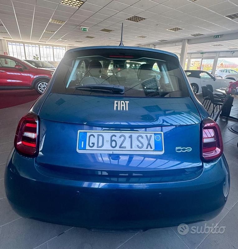Usata Fiat 500e La Prima 86 kW (118 CV) 2020 Blu Berlina