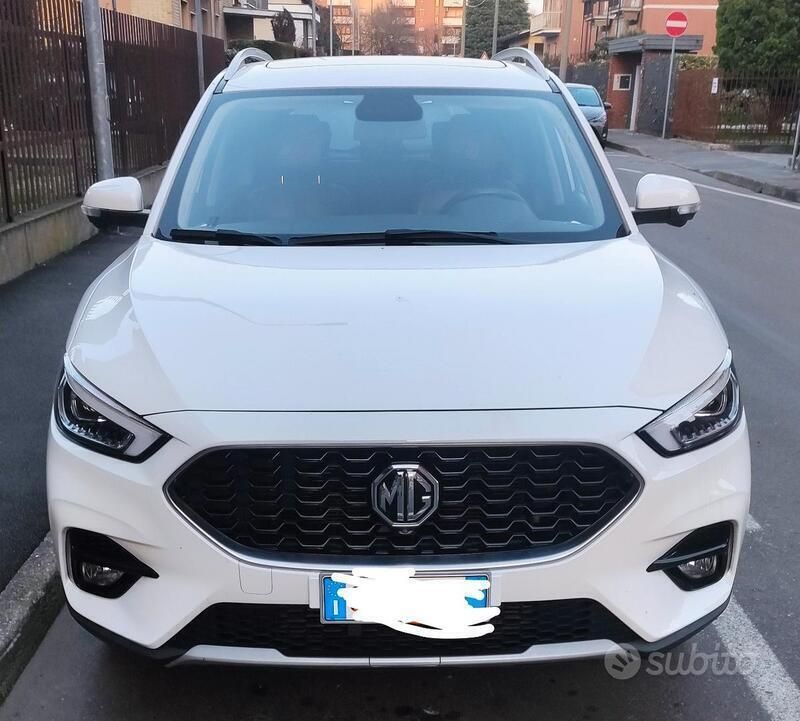 Usata MG ZS Luxury 111 CV (81 kW) 2022 Bianco Berlina