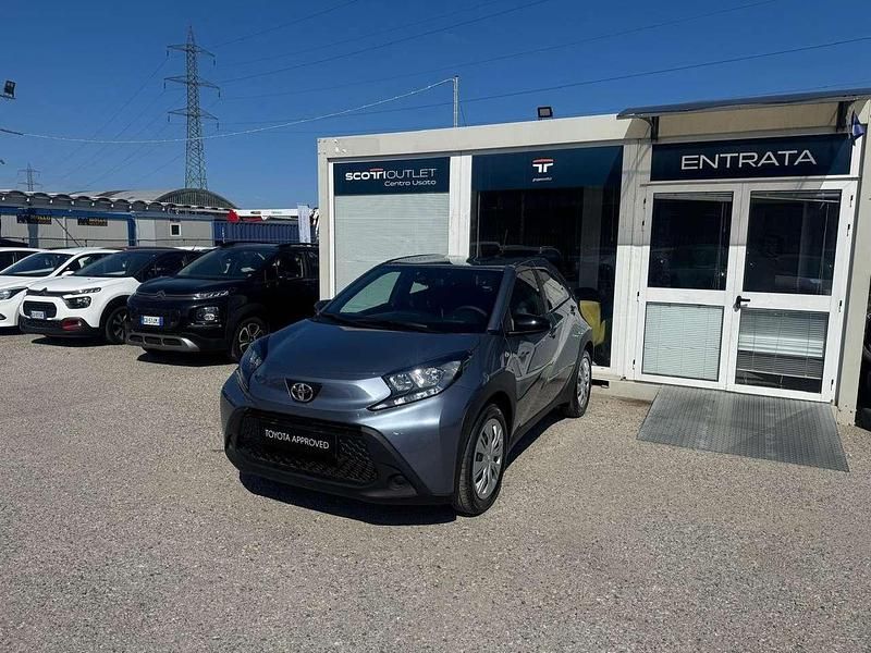 Blu/azzurro Nuova 2025 Toyota Aygo X Active SUV | 16.500 € - Immagine 1/4