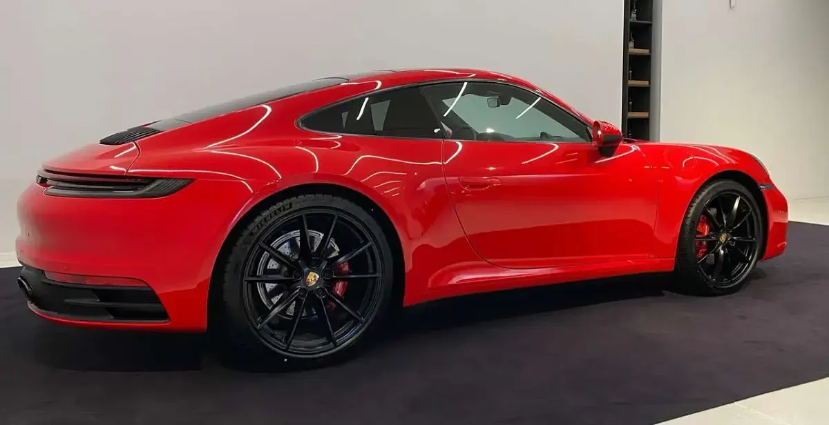Usata Porsche 911 Carrera 385 CV (283 kW) 2020 Rosso Coupé