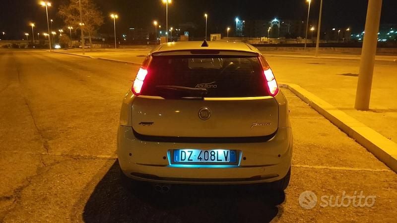 Usata Fiat Grande Punto 77 CV (56 kW) 2009 Grigio Utilitaria