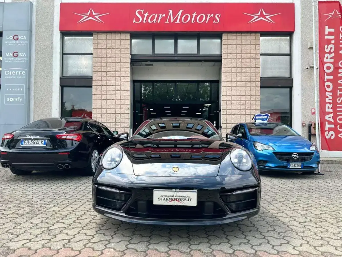 Usata Porsche 911 Carrera S 450 CV (330 kW) 2023 Nero metallizzato Coupé