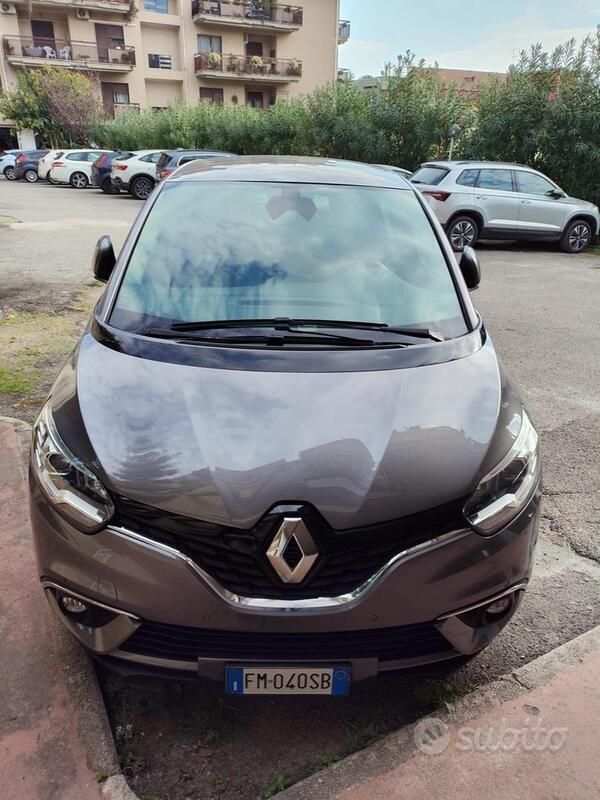 Usata Renault Scénic IV Zen 110 CV (80 kW) 2017 Grigio Monovolume