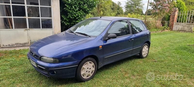 Usata Fiat Bravo 75 CV (55 kW) 1998 Blu Utilitaria