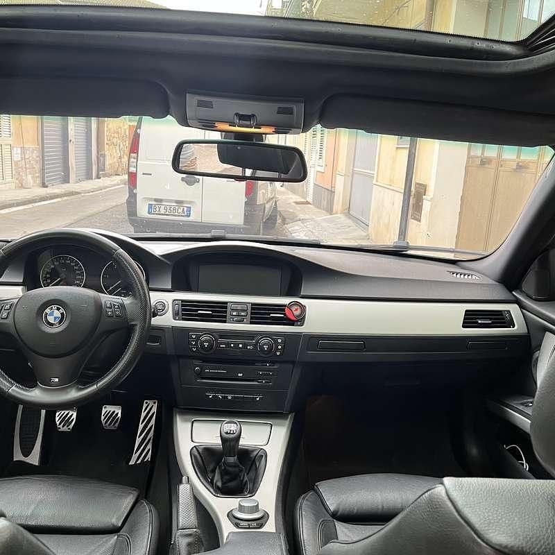 Grigio Usata 2006 BMW 330 M Sport Tre volumi | 9000 € (Buon prezzo) - Immagine 1/4