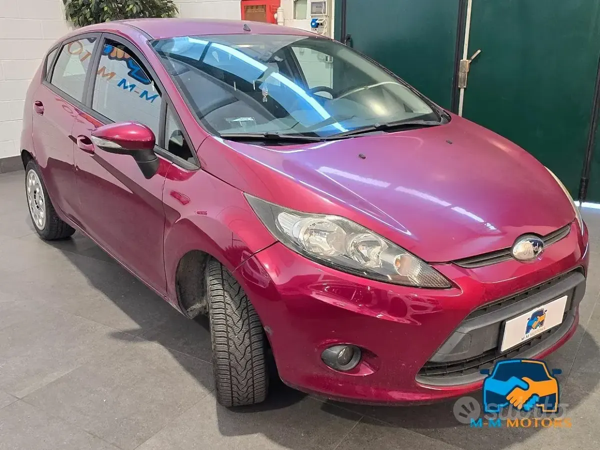 Usata Ford Fiesta 82 CV (60 kW) 2009 Rosso Berlina