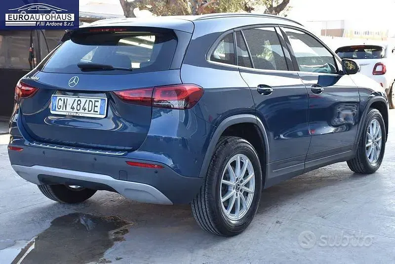Usata Mercedes GLA200 Business 150 CV (110 kW) 2023 Bluazzurro SUV