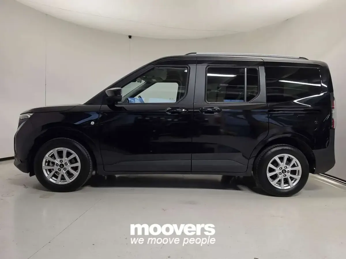 Usata Ford Tourneo Titanium 125 CV (91 kW) 2025 Nera Furgone