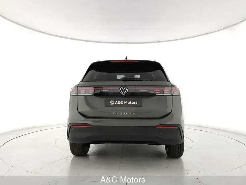 Nuova VW Tiguan Life 150 CV (110 kW) 2026 Grigio SUV