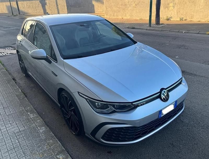 Usata VW Golf VIII GTD 199 CV (146 kW) 2021 Argento Berlina