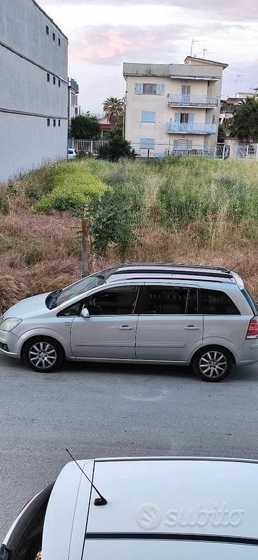 Usata Opel Zafira 2006 Monovolume