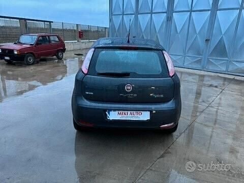 Usata Fiat Punto Street 77 CV (56 kW) 2015 Grigio Berlina