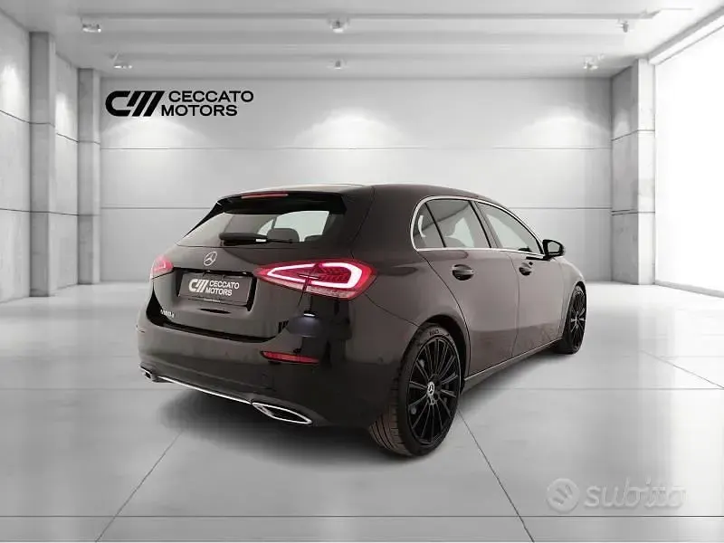 Usata Mercedes A180 116 CV (85 kW) 2019 Nero Berlina