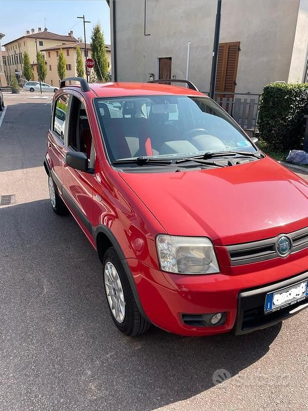 Usata Fiat Panda 4x4 60 CV (44 kW) 2005 Rosso Utilitaria