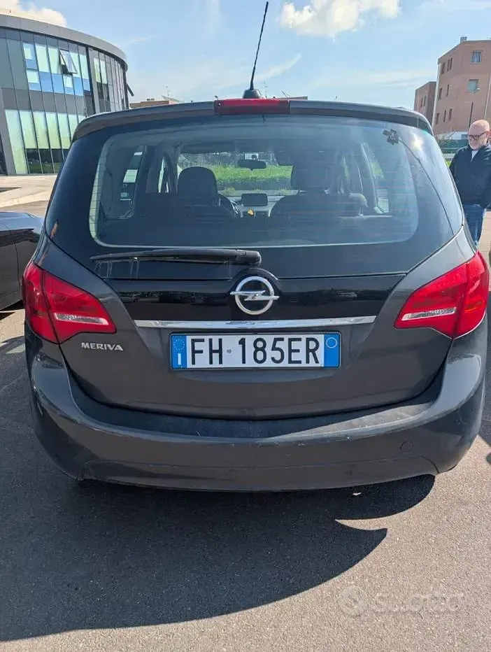 Usata Opel Meriva 101 CV (74 kW) 2017 Grigio Monovolume