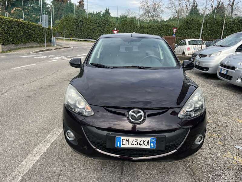 Usato 2012 Mazda 2 1.3 Benzin 84 CV (5.400 €)