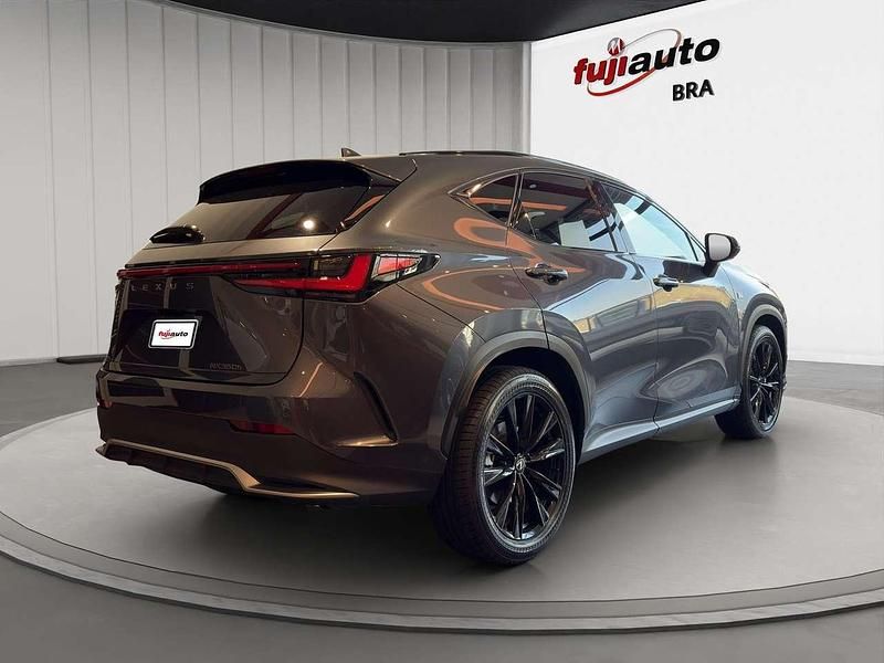 Nuova Lexus NX350h Sport Line 190 CV (139 kW) 2026 Dark grey met SUV