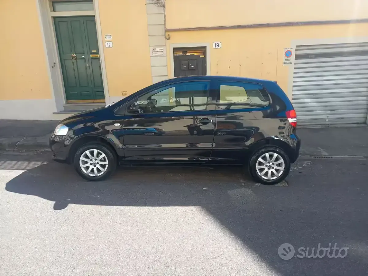 Usata VW Fox 75 CV (55 kW) 2006 Nero Utilitaria