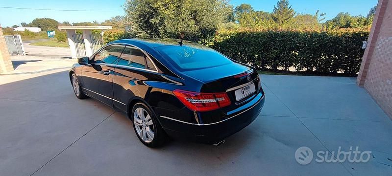 Usata Mercedes E250 Avantgarde 204 CV (150 kW) 2010 Nero Coupé