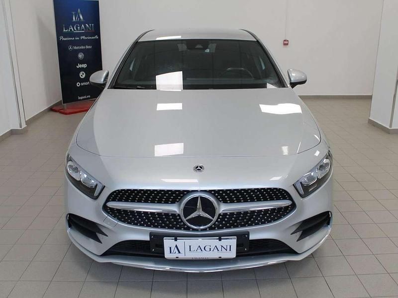 Usata Mercedes A200 AMG line 150 CV (110 kW) 2022 Argento Berlina