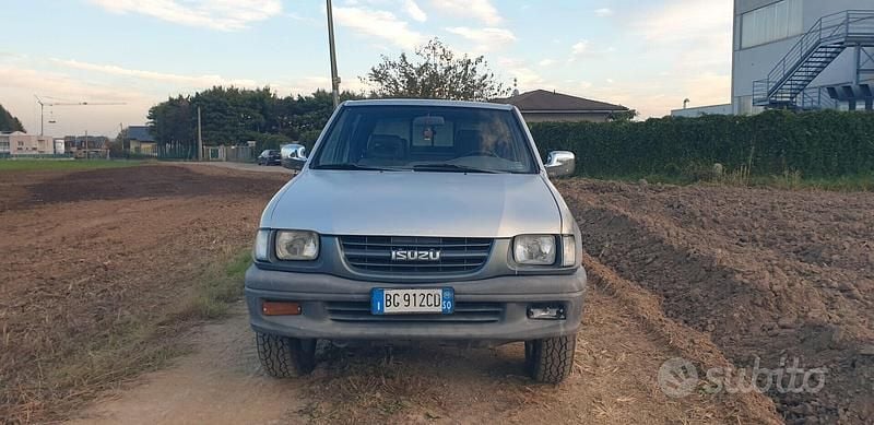 Usata Isuzu Campo 109 CV (80 kW) 1999 Argento Pick-up