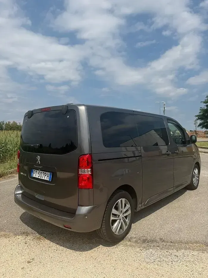 Usata Peugeot Traveller Business-Line 150 CV (110 kW) 2019 Grigio Monovolume