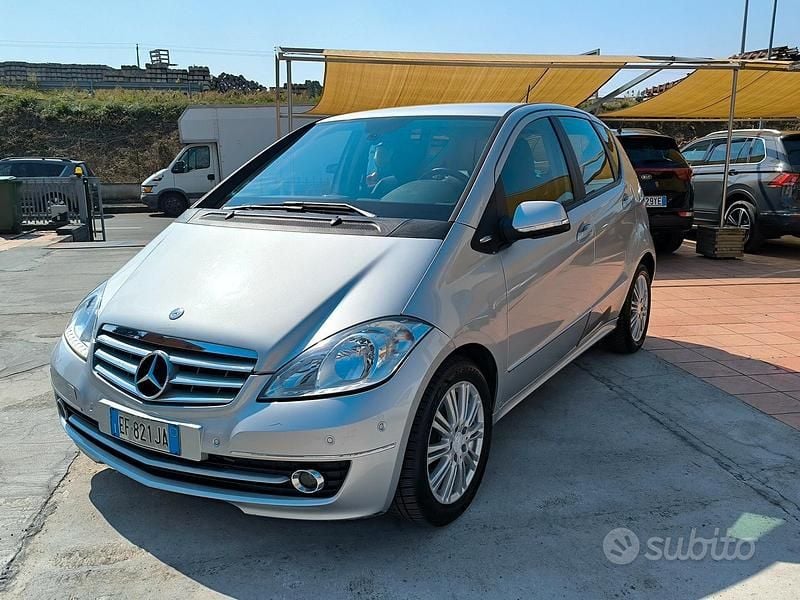 Usata Mercedes A180 Avantgarde 108 CV (79 kW) 2010 Grigio Berlina