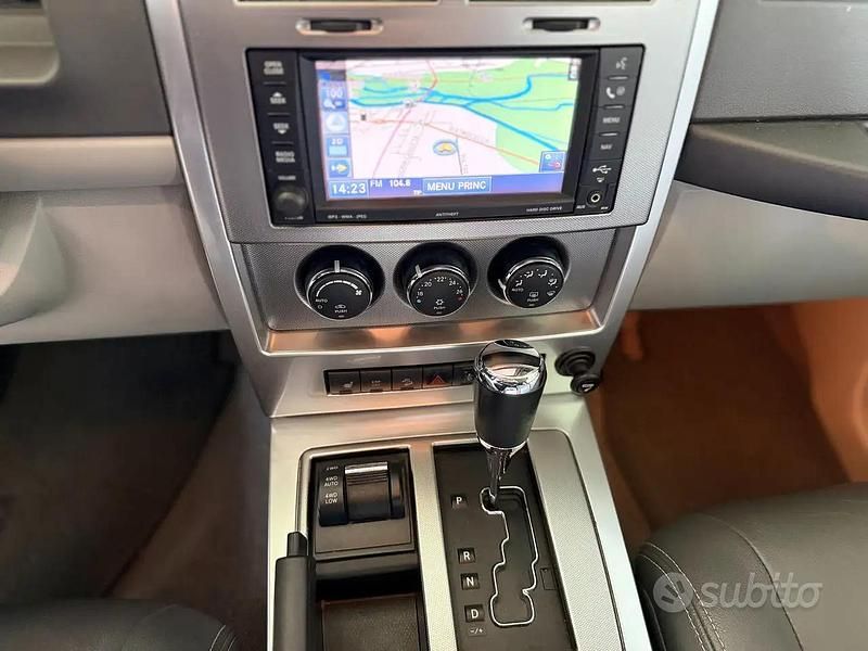 Usata Jeep Cherokee Limited 200 CV (147 kW) 2010 Argento SUV