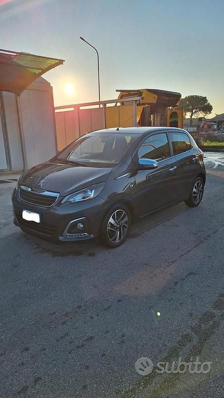 Usata Peugeot 108 Allure 69 CV (50 kW) 2016 Grigio Utilitaria