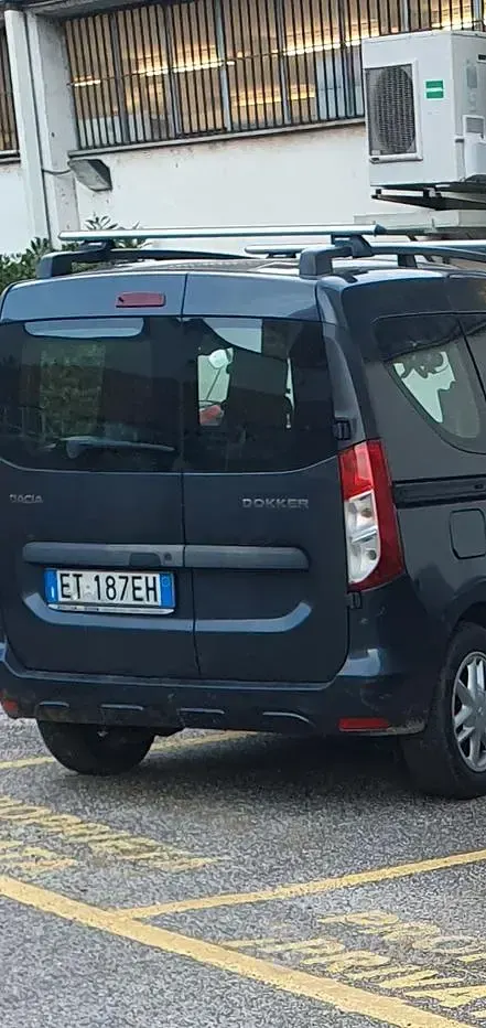 Usata Dacia Dokker 90 CV (66 kW) 2013 Grigio Monovolume