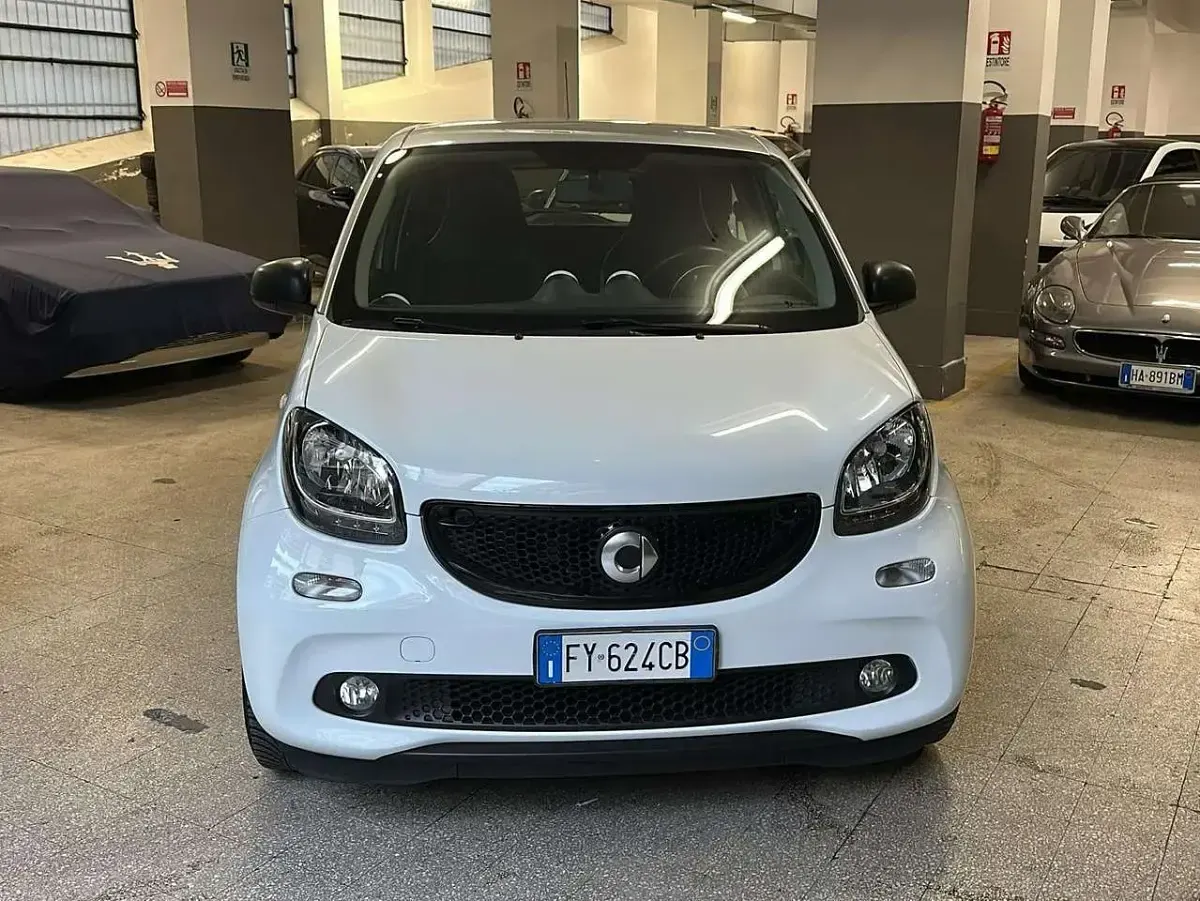 Usata Smart ForFour 71 CV (52 kW) 2019 Bianco Utilitaria
