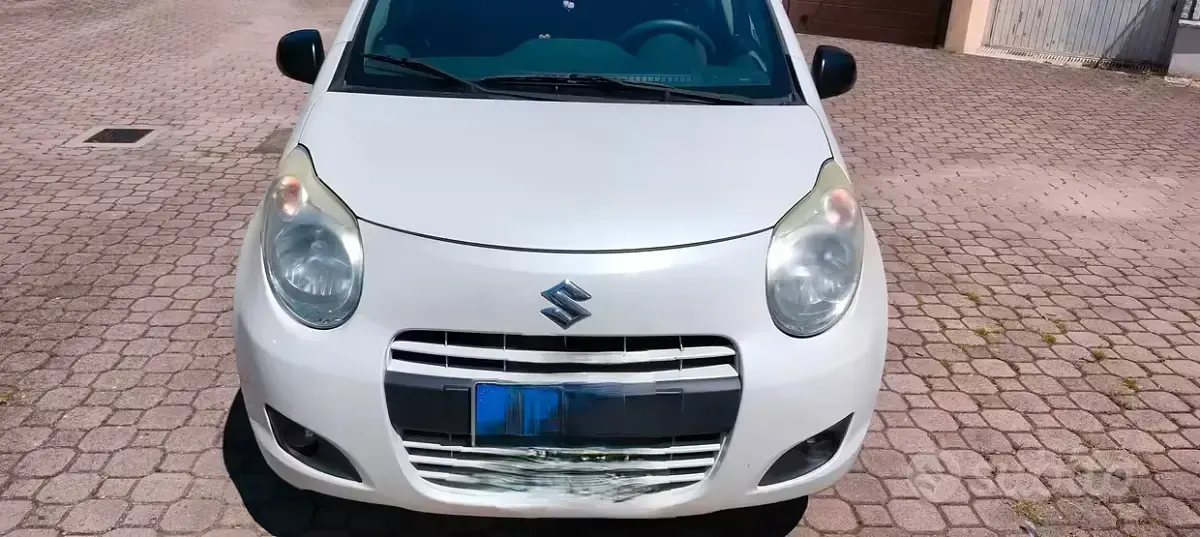 Usata Suzuki Alto 68 CV (50 kW) 2011 Bianco Utilitaria