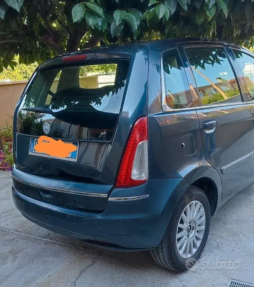 Usata Lancia Musa 90 CV (66 kW) 2012 Grigio Monovolume