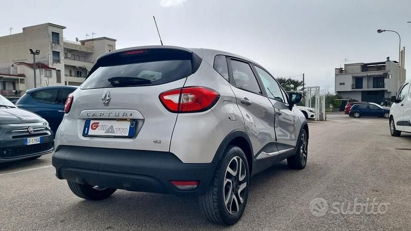 Usata Renault Captur 90 CV (66 kW) 2015 Grigio SUV