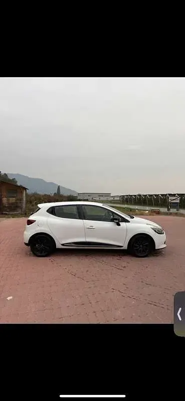 Usata Renault Clio IV 73 CV (53 kW) 2013 Berlina