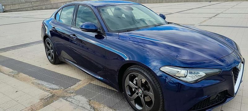Usata Alfa Romeo Giulia Tech Edition 160 CV (117 kW) 2020 Blu/azzurro Berlina