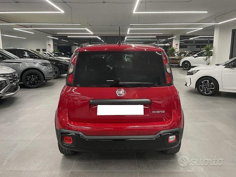 Usata Fiat Panda Cross 70 CV (51 kW) 2025 Rosso Utilitaria