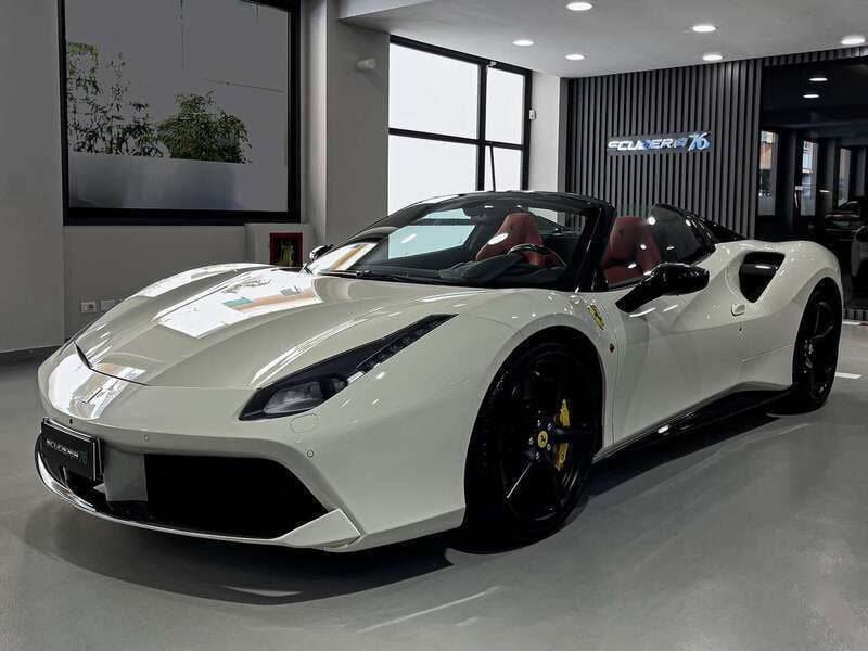 Bianco Usata 2018 Ferrari 488 Cabrio | 239.000 € (Super prezzo) - Immagine 1/4