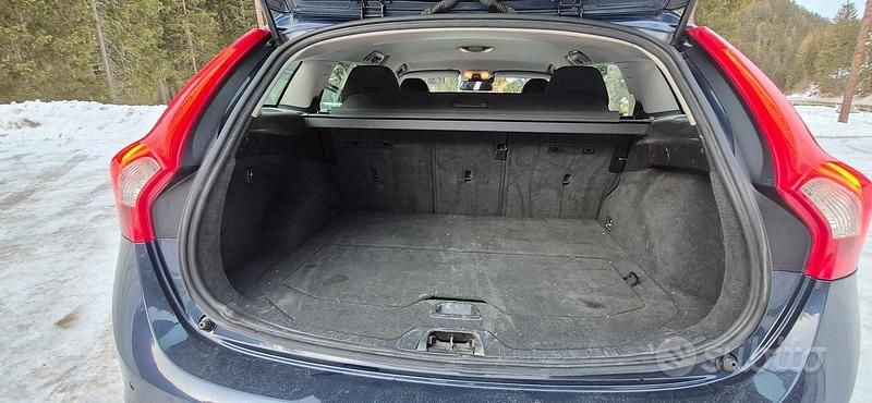 Usata Volvo V60 2011 Blu Station wagon