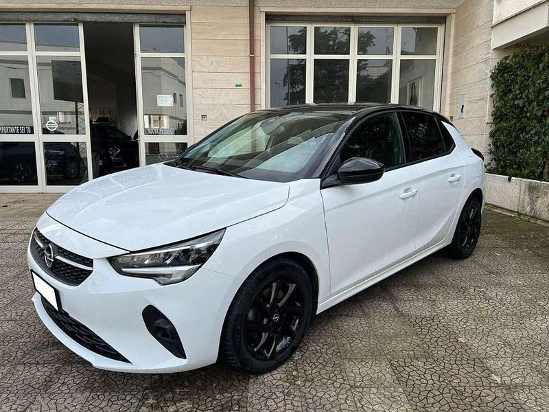 Usata Opel Corsa Design & Tech 102 CV (75 kW) 2022 Bianco Utilitaria